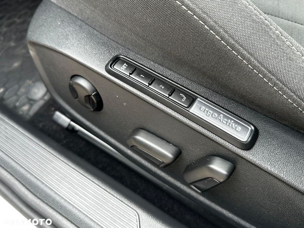 Volkswagen Golf 1.5 TSI EVO Style - 12