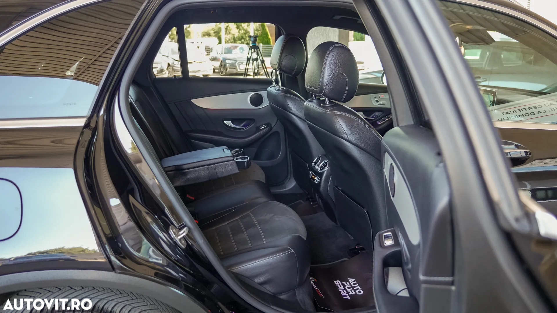 Mercedes-Benz GLC 300 d 4Matic 9G-TRONIC AMG Line - 35