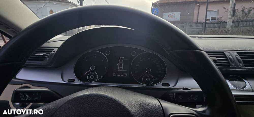 Volkswagen Passat 2.0 TDI BlueMotion Technology Comfortline - 9