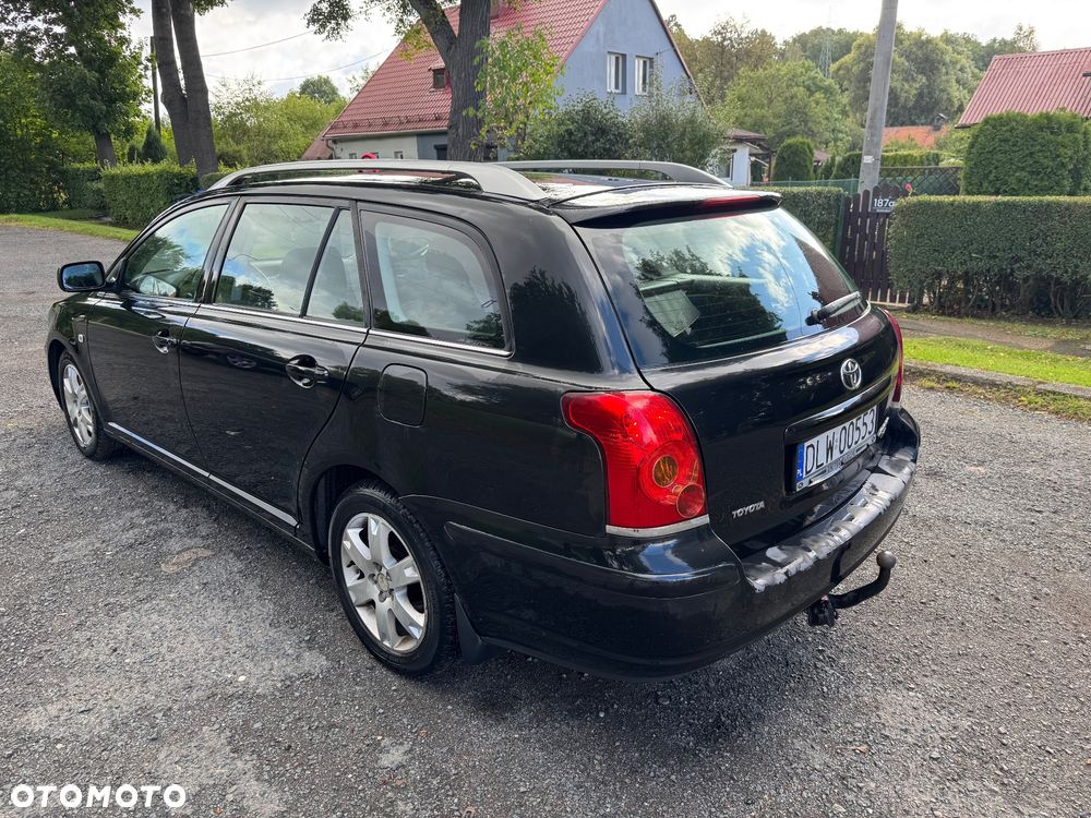Toyota Avensis 2.0 D-4D - 6