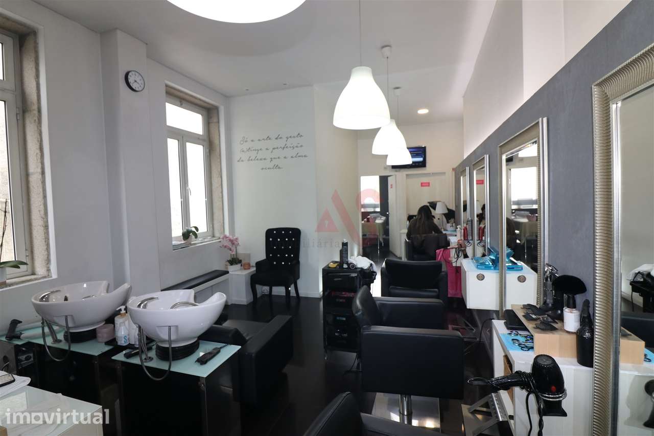 💈 Trespasse de Cabeleireiro Pronto a Operar no Centro de Vizel - Grande imagem: 2/9
