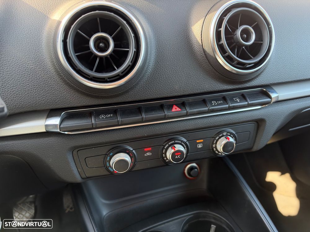 Audi A3 1.6 TDI (clean diesel) Attraction - 22
