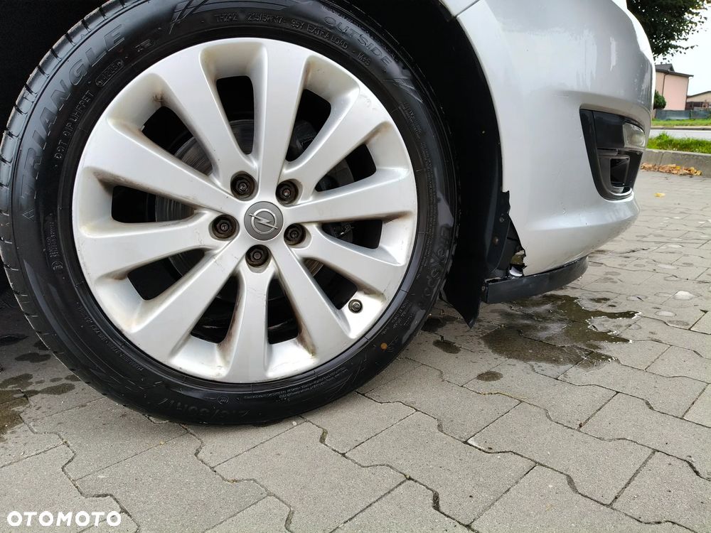 Opel Astra 1.4 T Essentia - 8