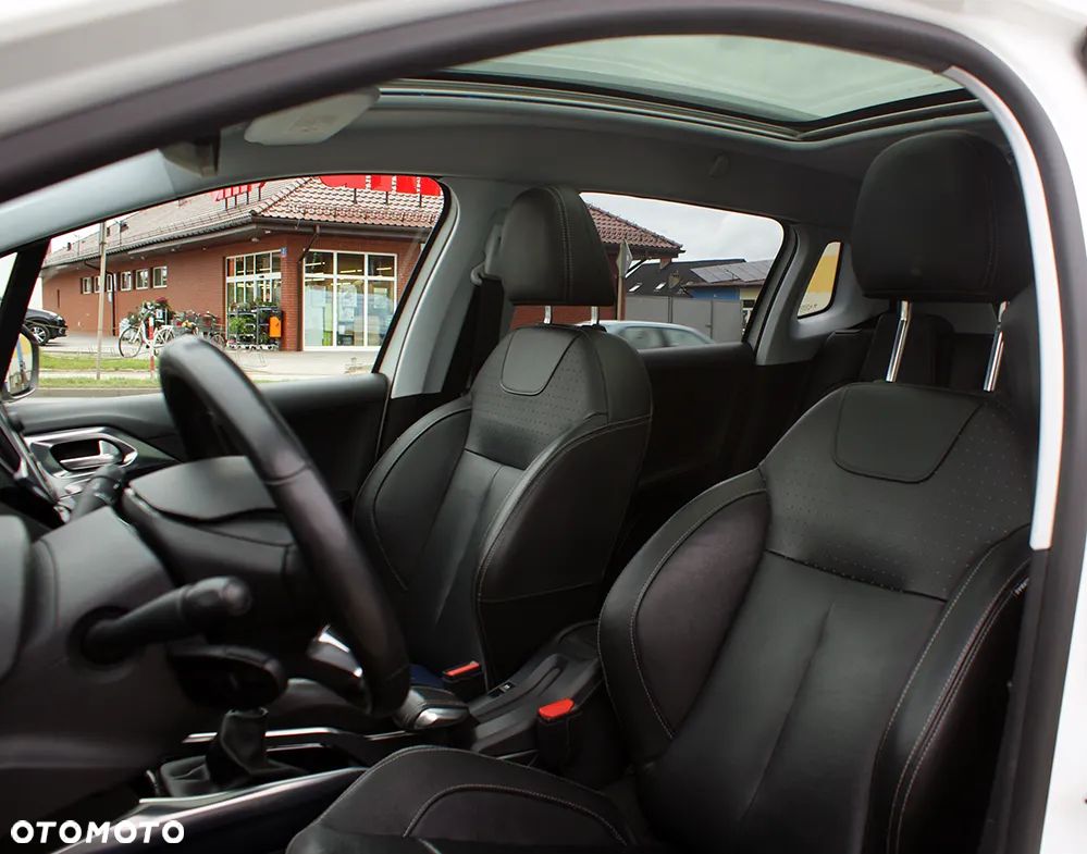 Peugeot 2008 e-HDi FAP 115 STOP & START Allure - 16