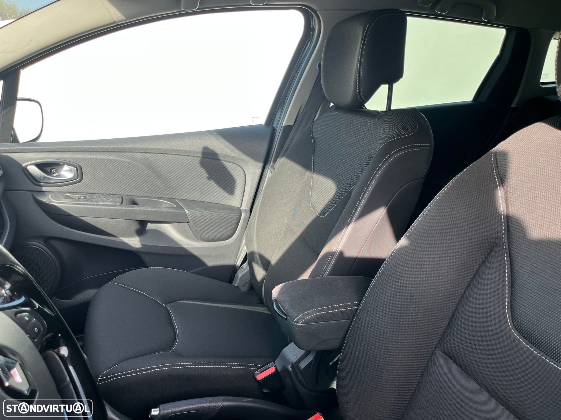 Renault Clio Sport Tourer 1.5 dCi Dynamique S EDC - 16