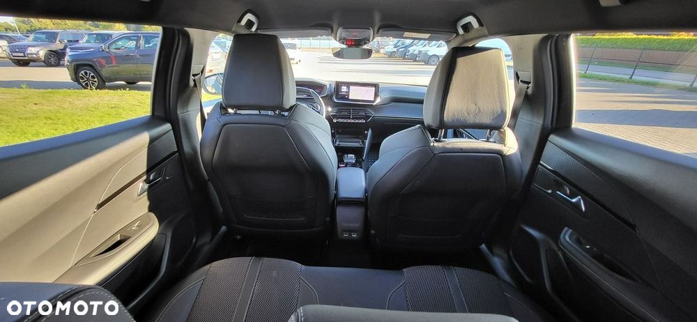 Peugeot 2008 Hybrid 136 e-DSC GT - 23