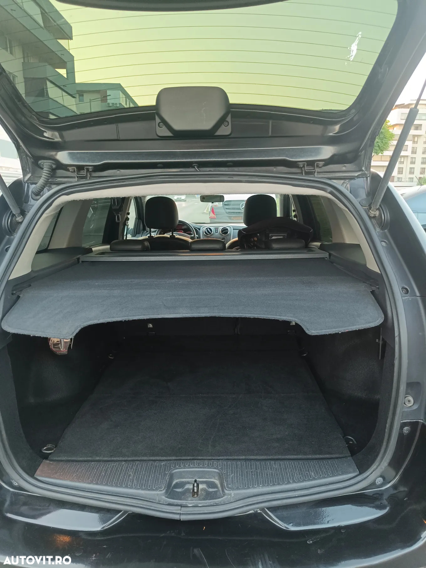 Dacia Logan MCV TCe 90 Prestige - 14