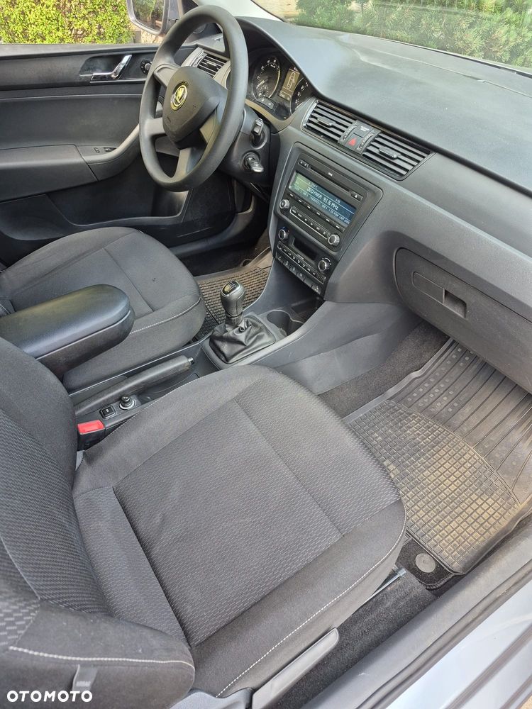 Skoda RAPID 1.2 TSI Ambition - 10