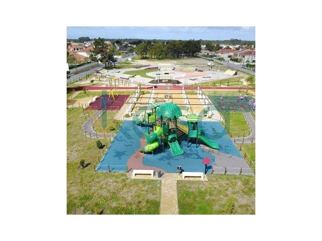 Moradia Geminada T4 com Piscina - Design Contemporâneo | Fernão Ferro - Grande imagem: 4/5