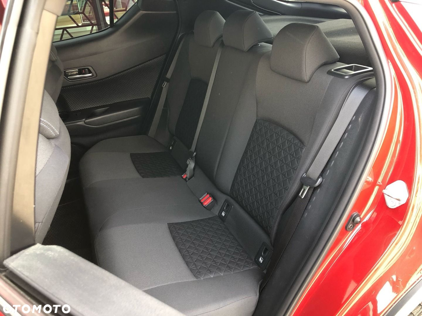 Toyota C-HR - 7