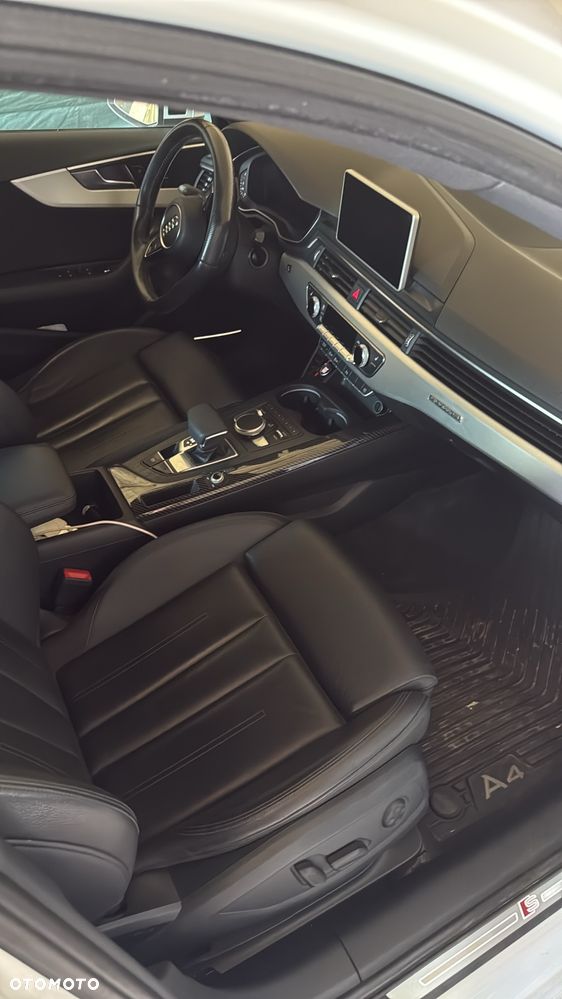 Audi A4 Limousine - 11