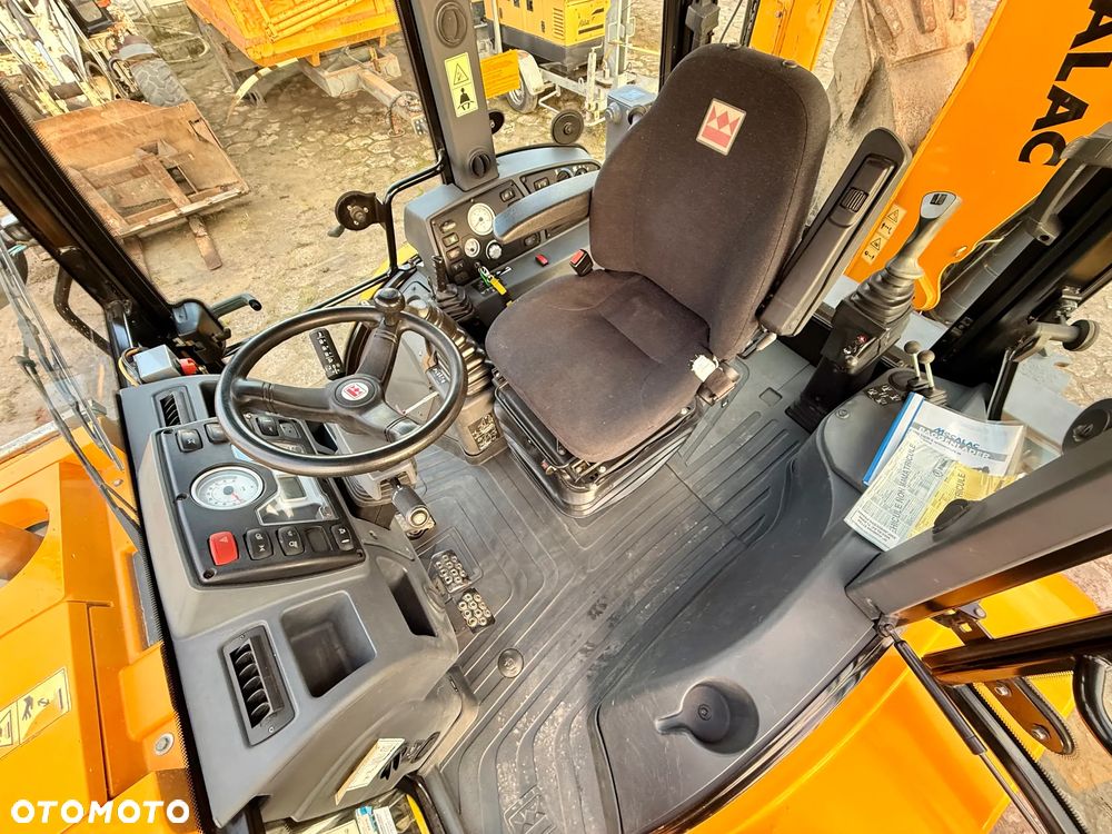 Terex koparko - ładowarka MECALAC TLB980, równe skrętne koła, jak NOWA - 9