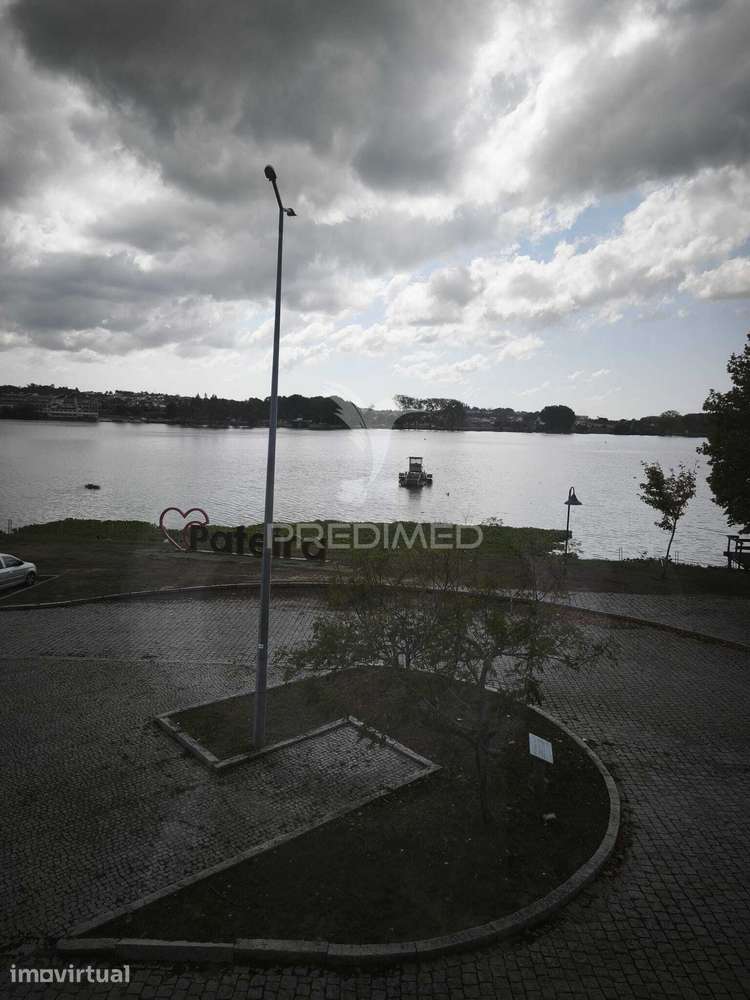 Restaurante com diversas salas em frente á Pateira de Fermentelos/A... - Grande imagem: 4/23