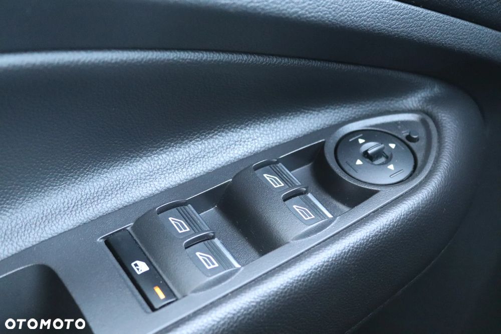 Ford Kuga 2.0 TDCi 2x4 Business Edition - 35