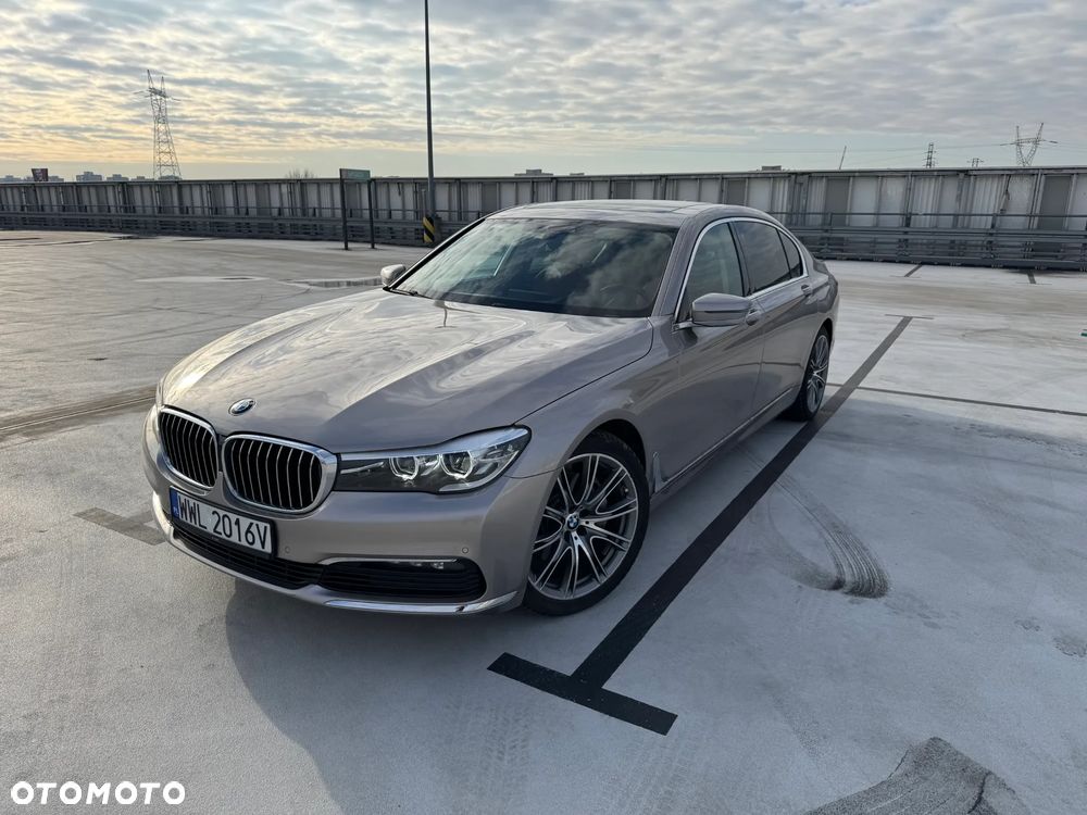BMW Seria 7 740Li - 21