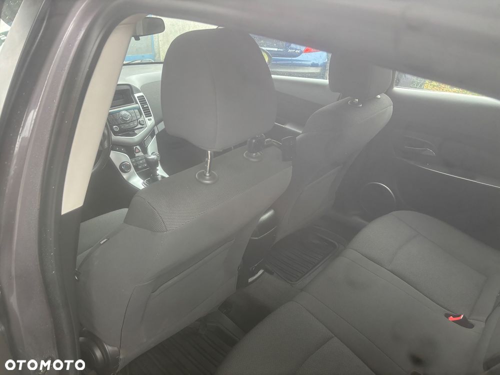 Chevrolet Cruze 1.6 LT - 16
