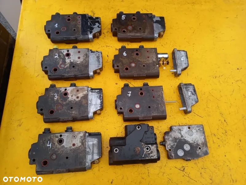 Sekcje hydrauliczne rozdzielacz Deutz Fahr Agrotron 7250 TTV - 1