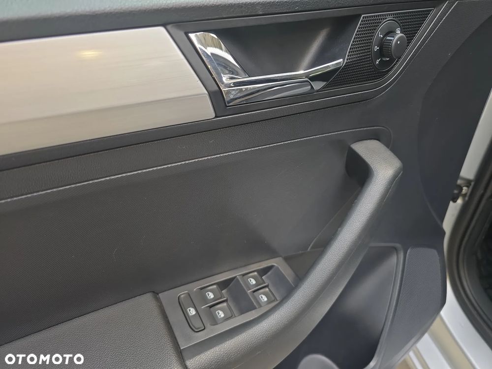 Skoda RAPID 1.0 TSI Ambition - 10