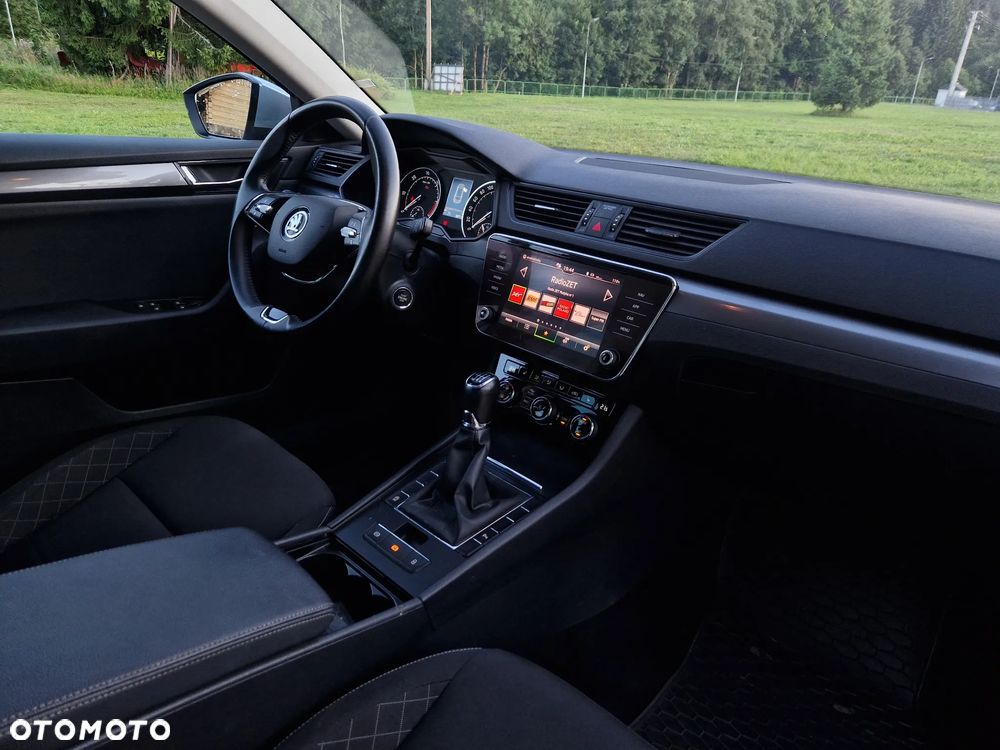Skoda Superb 2.0 TDI SCR Ambition - 18