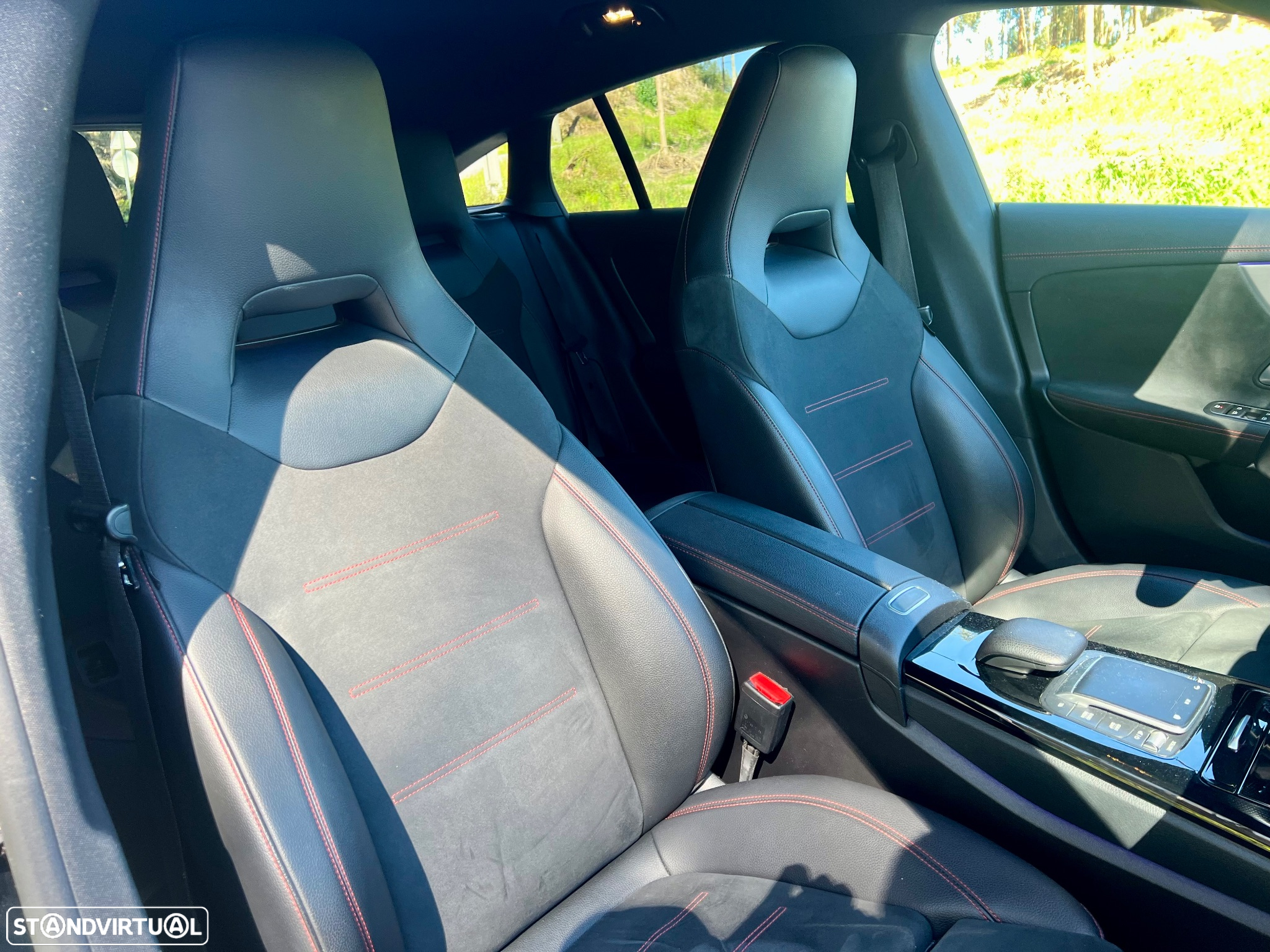 Mercedes-Benz CLA 250 e Shooting Brake AMG Line - 12