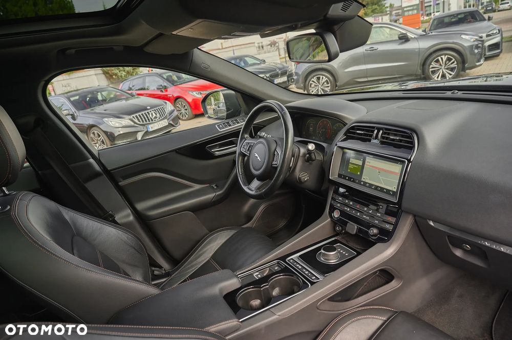 Jaguar F-Pace 20d AWD Prestige - 20