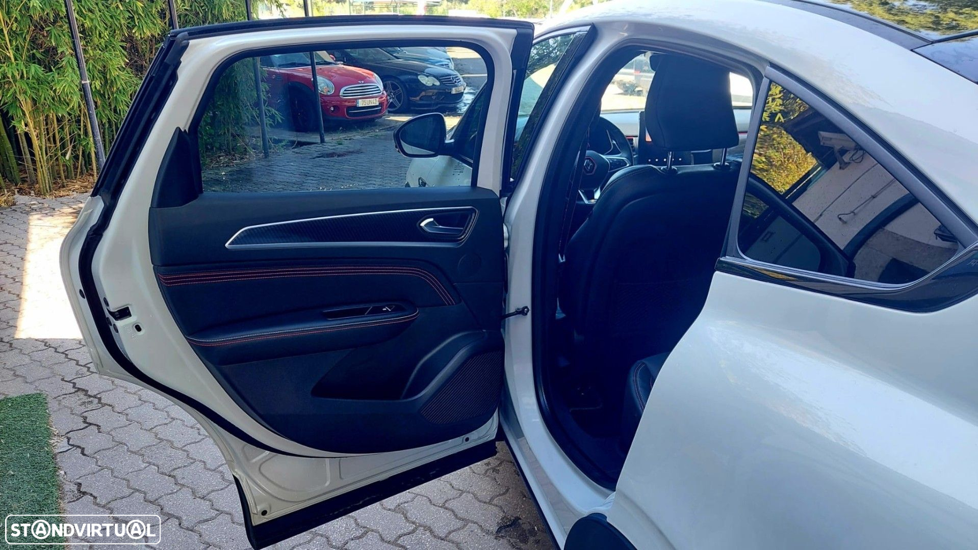 Renault Arkana 1.6 E-Tech R.S.Line - 12