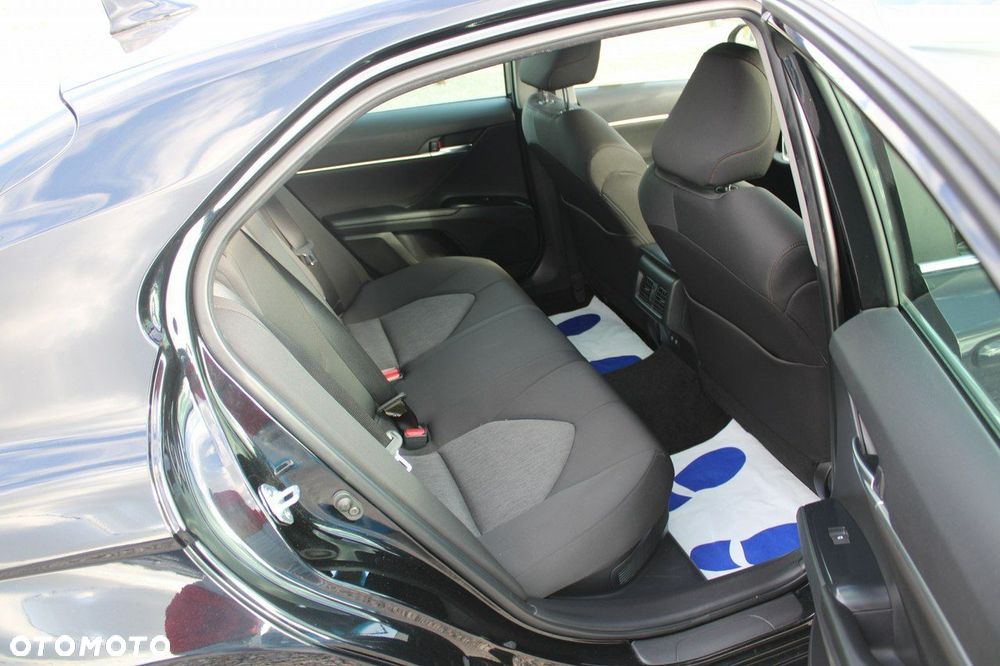 Toyota Camry - 30