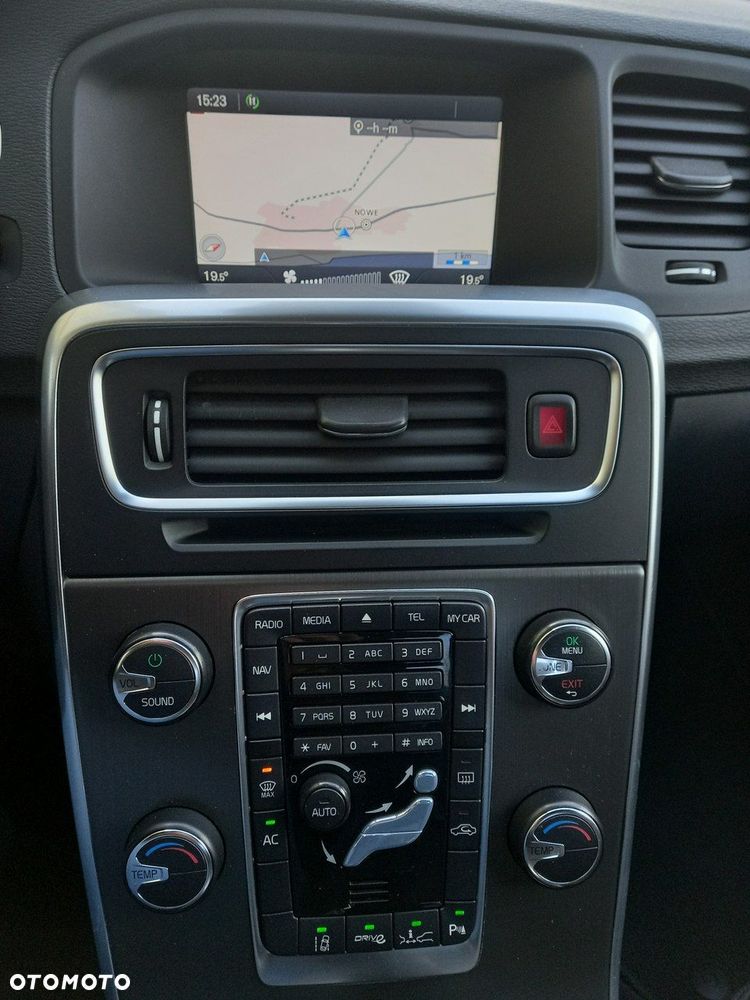 Volvo S60 D2 Momentum - 35