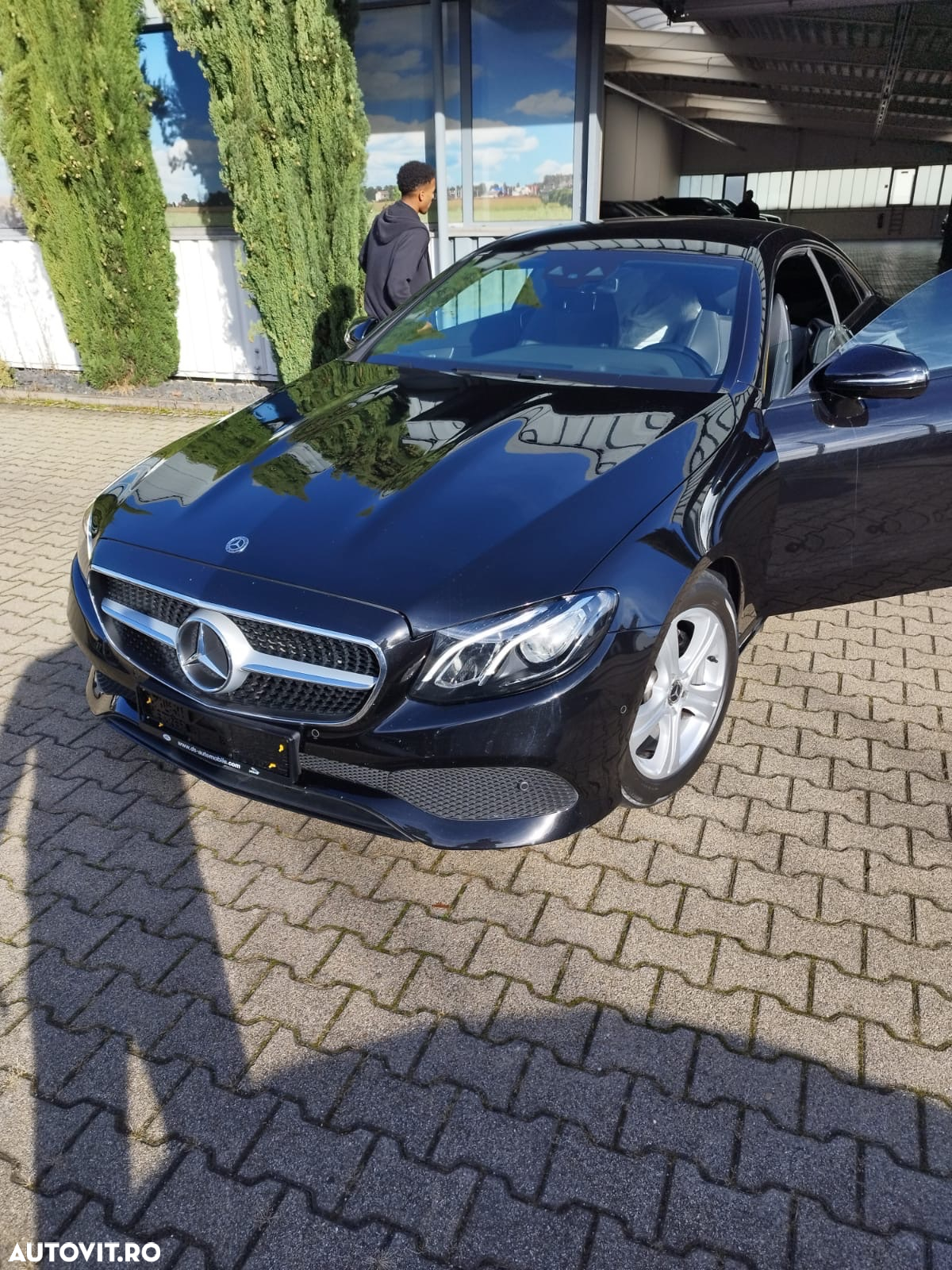 Mercedes-Benz E 200 Coupe Aut. - 2