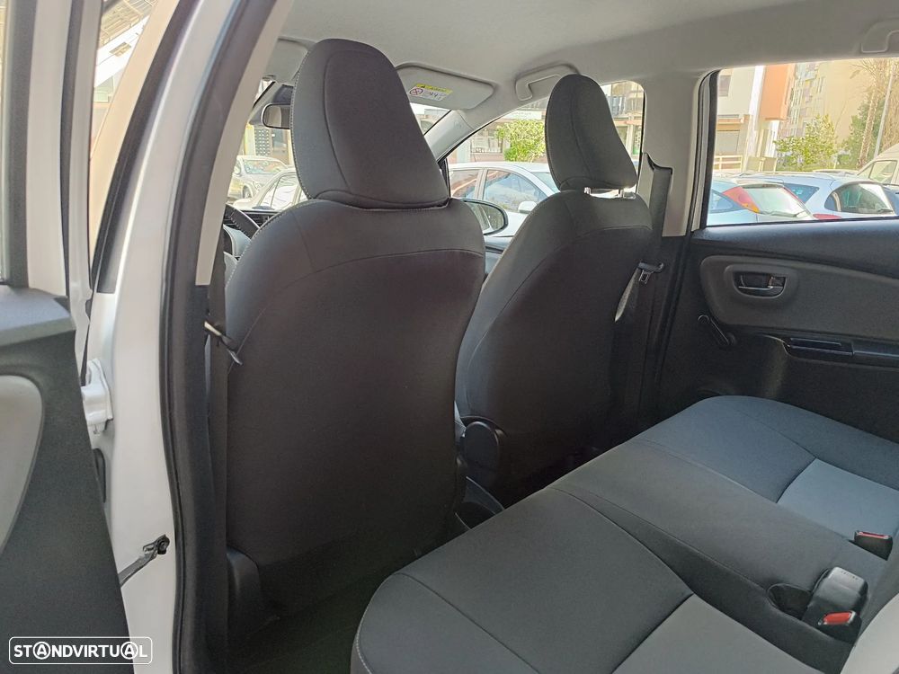 Toyota Yaris 1.5 HSD Comfort+Navi - 15