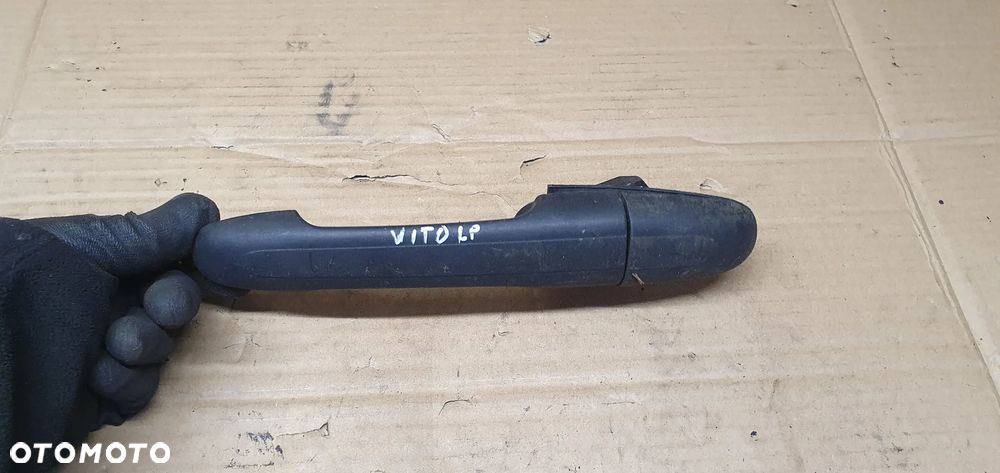 Klamka lewy przód przednia lewa Mercedes Vito 639 - 1