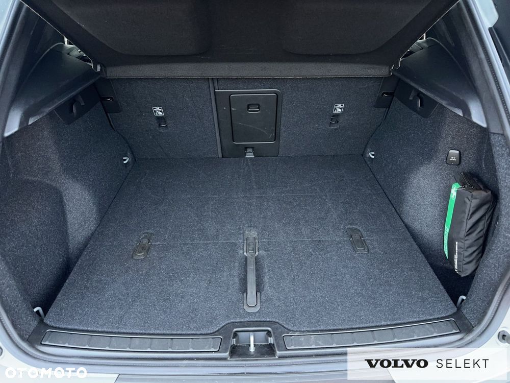 Volvo XC 40 B3 B DKG Plus Dark - 23
