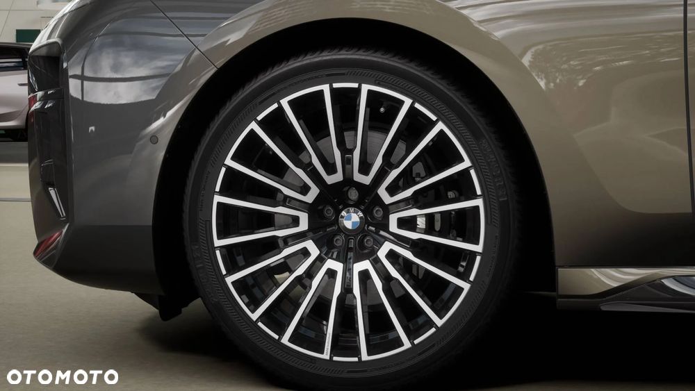 BMW Seria 7 - 8