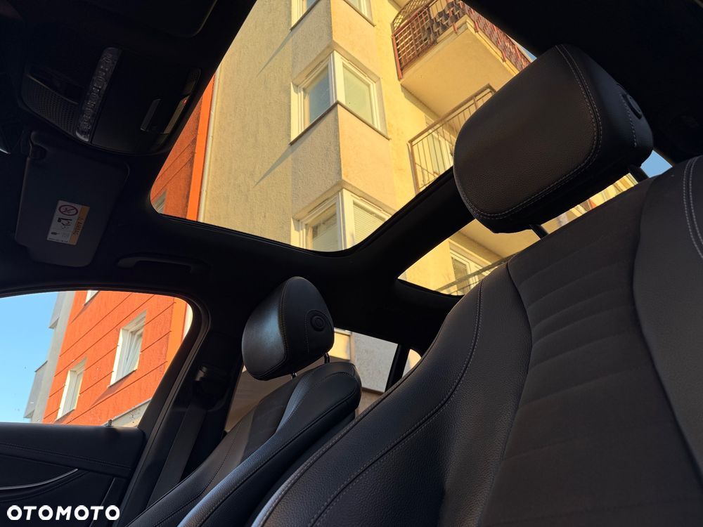 Mercedes-Benz Klasa E 220 d 4-Matic 9G-TRONIC - 28