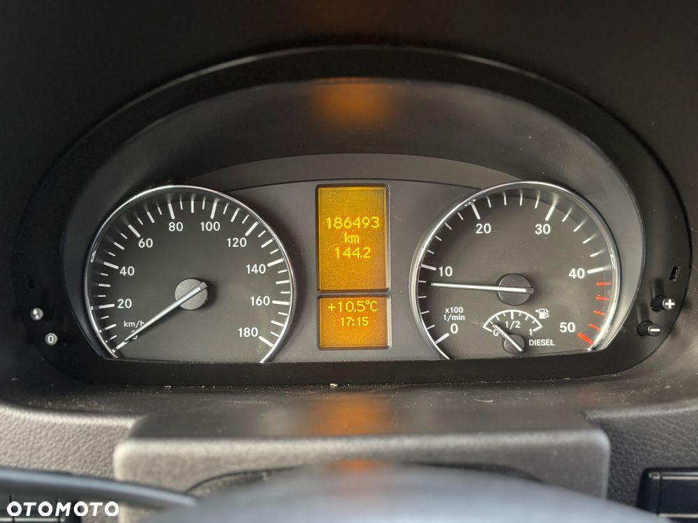 Mercedes-Benz Sprinter - 10