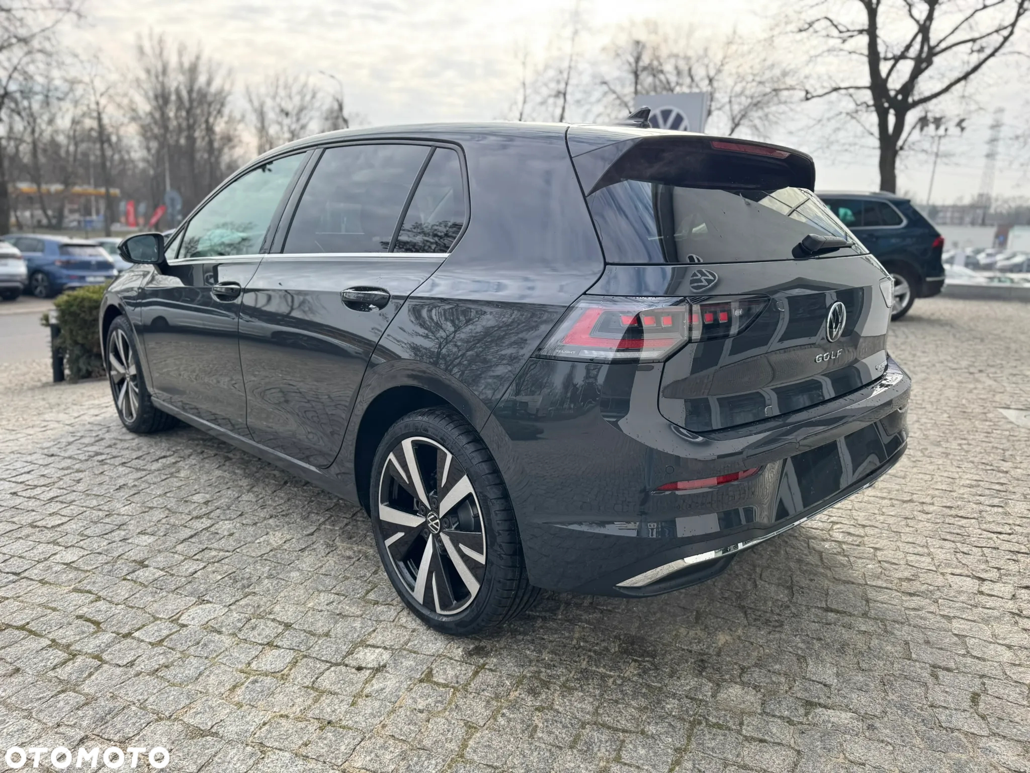 Volkswagen Golf - 8