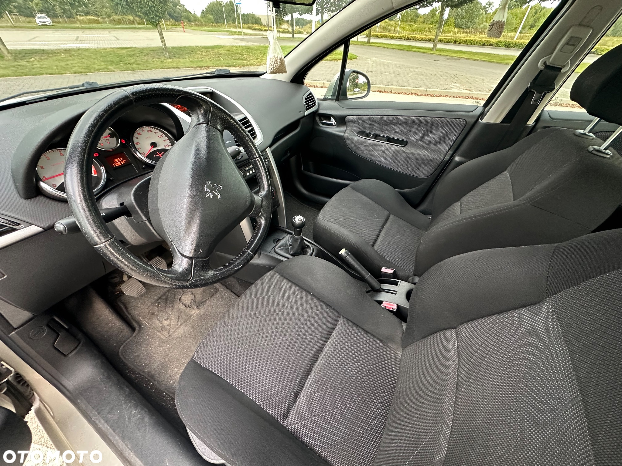 Peugeot 207 - 10