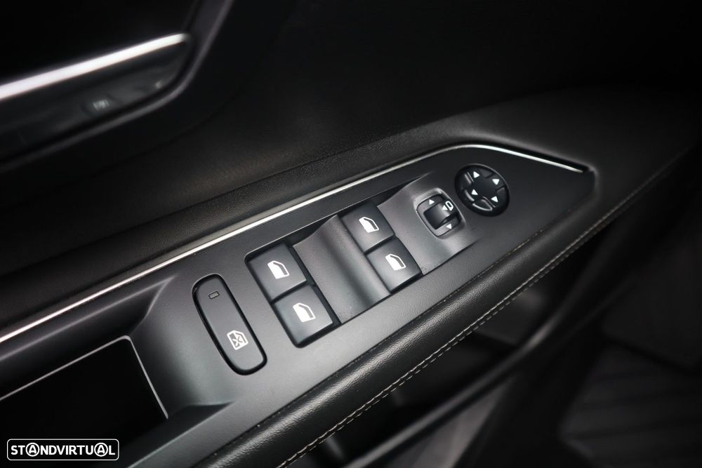 Peugeot 3008 1.5 BlueHDi Allure EAT8 - 33
