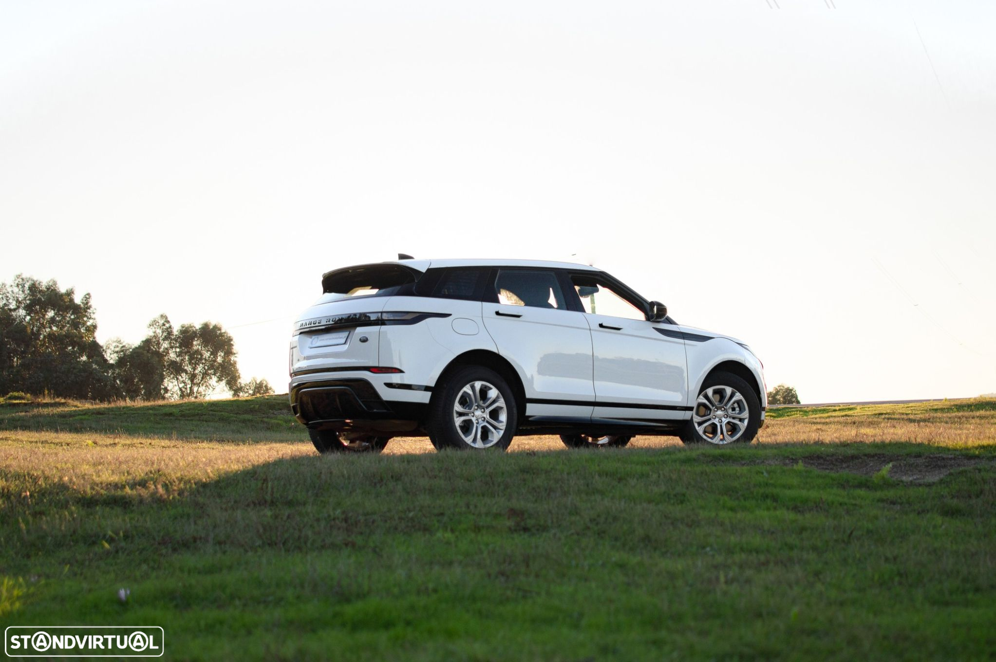 Land Rover Range Rover Evoque 2.0 D150 AWD R-Dynamic Auto - 18