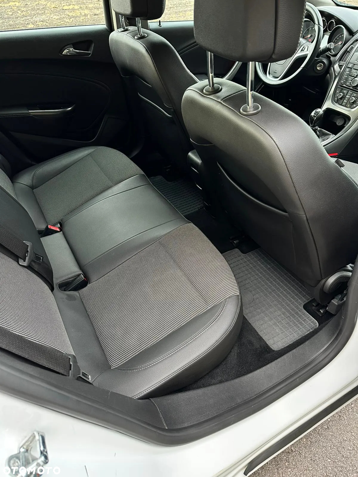 Opel Astra IV 1.4 T Cosmo - 11