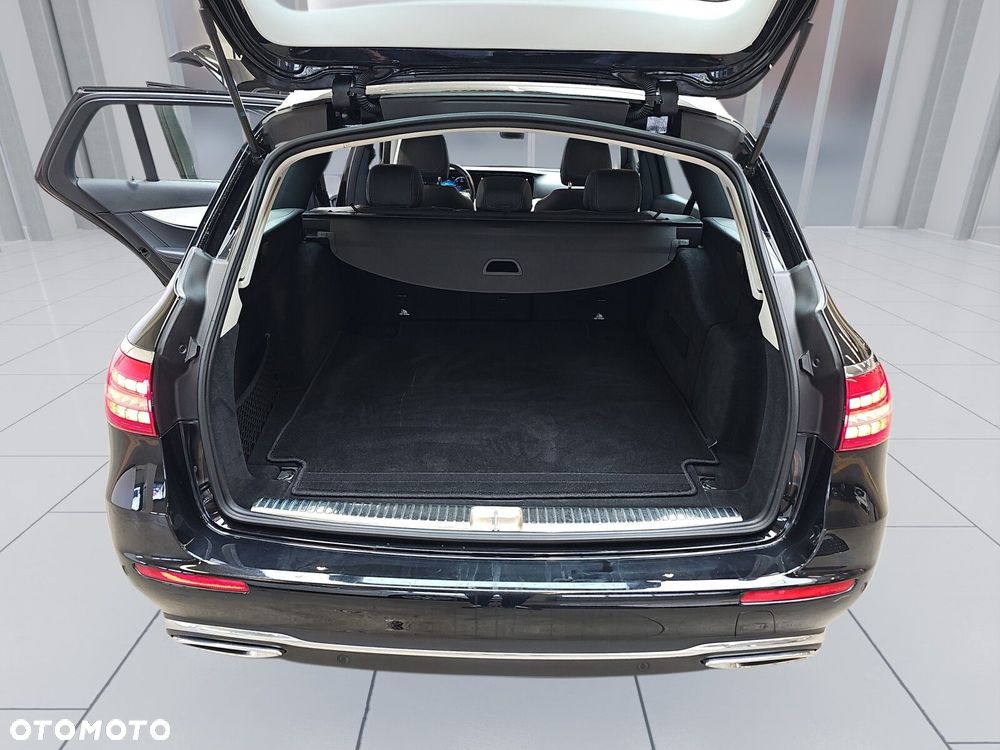 Mercedes-Benz Klasa E 220 d 4-Matic - 14