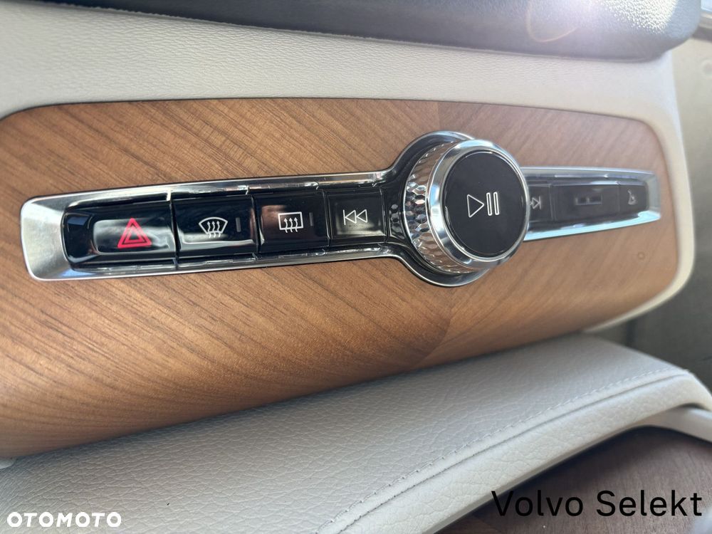 Volvo XC 90 - 17
