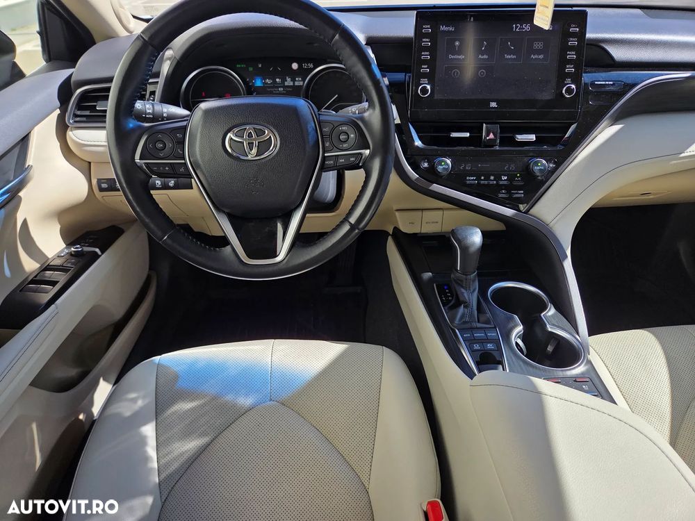 Toyota Camry 2.5 Exclusive - 10