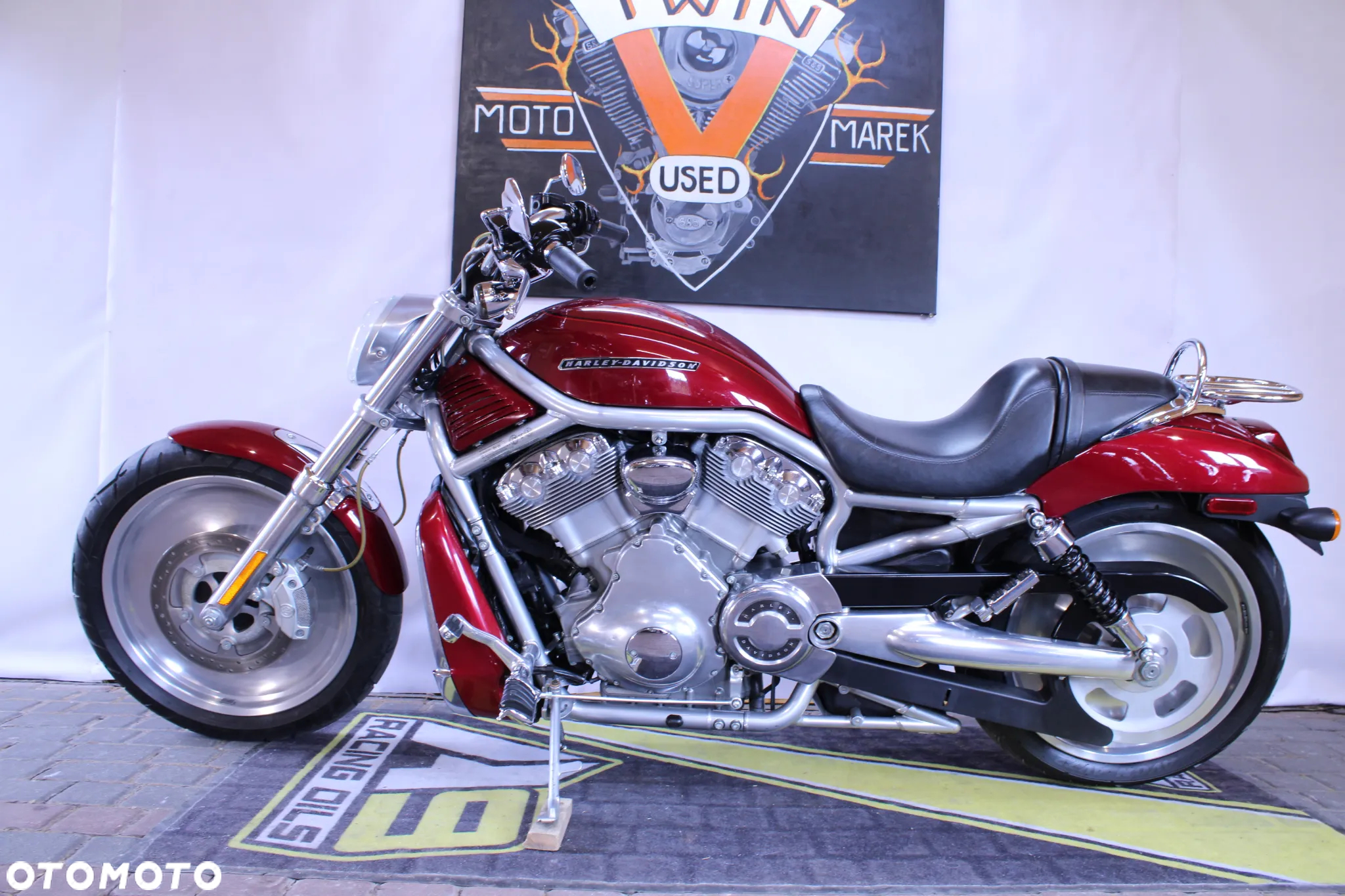 Harley-Davidson V-Rod Street Rod - 2