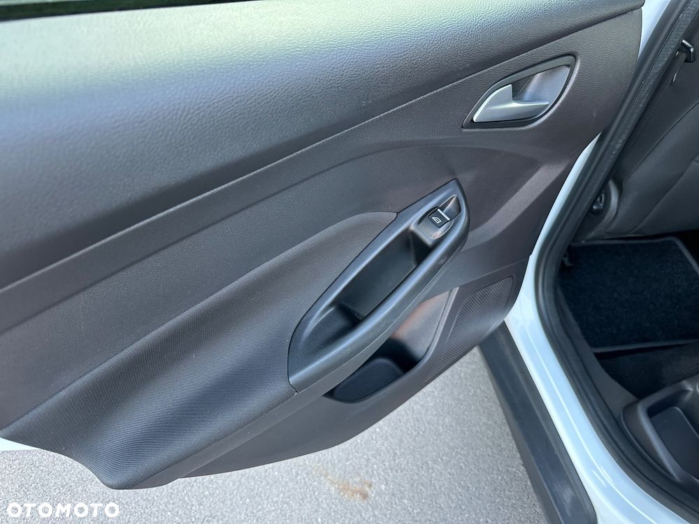 Ford Focus 1.5 TDCi ECOnetic 88g Start-Stopp-System Business - 17