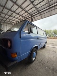 Volkswagen Transporter - 2