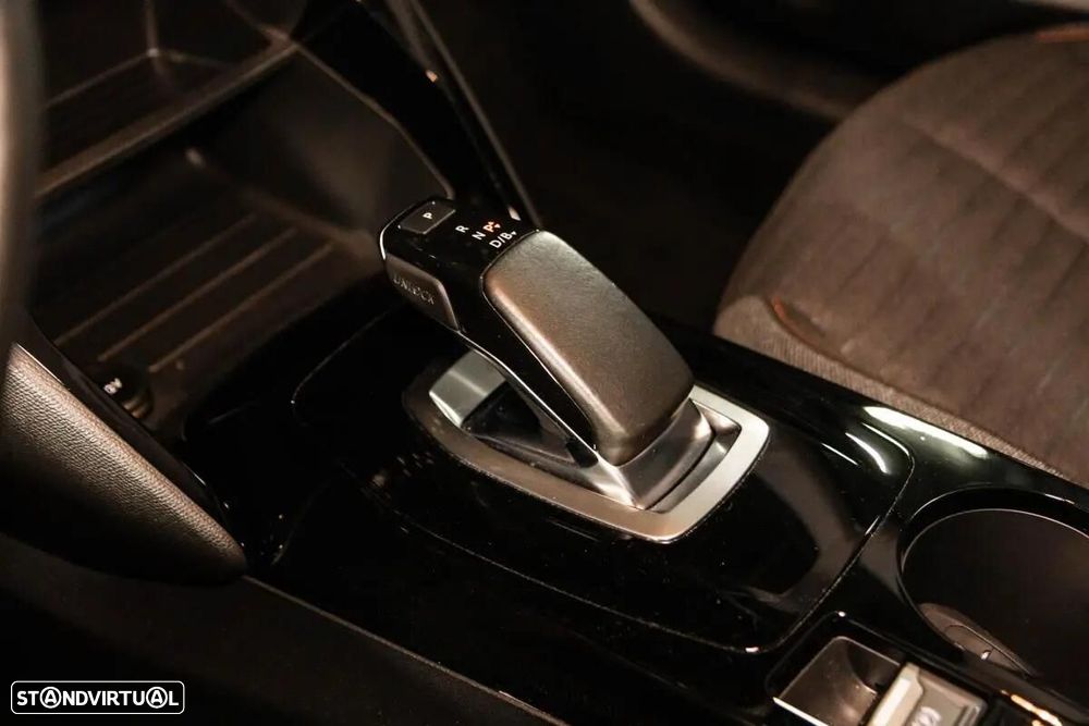 Peugeot e-208 - 32
