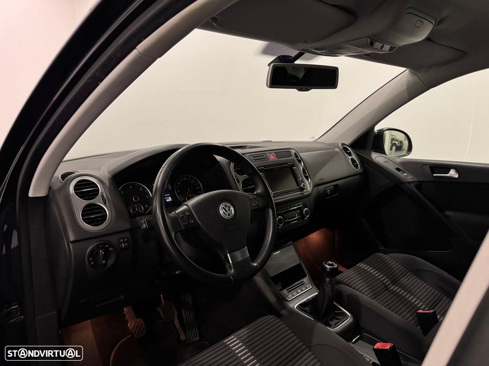 VW Tiguan 2.0 TDi Sport BlueMotion - 6