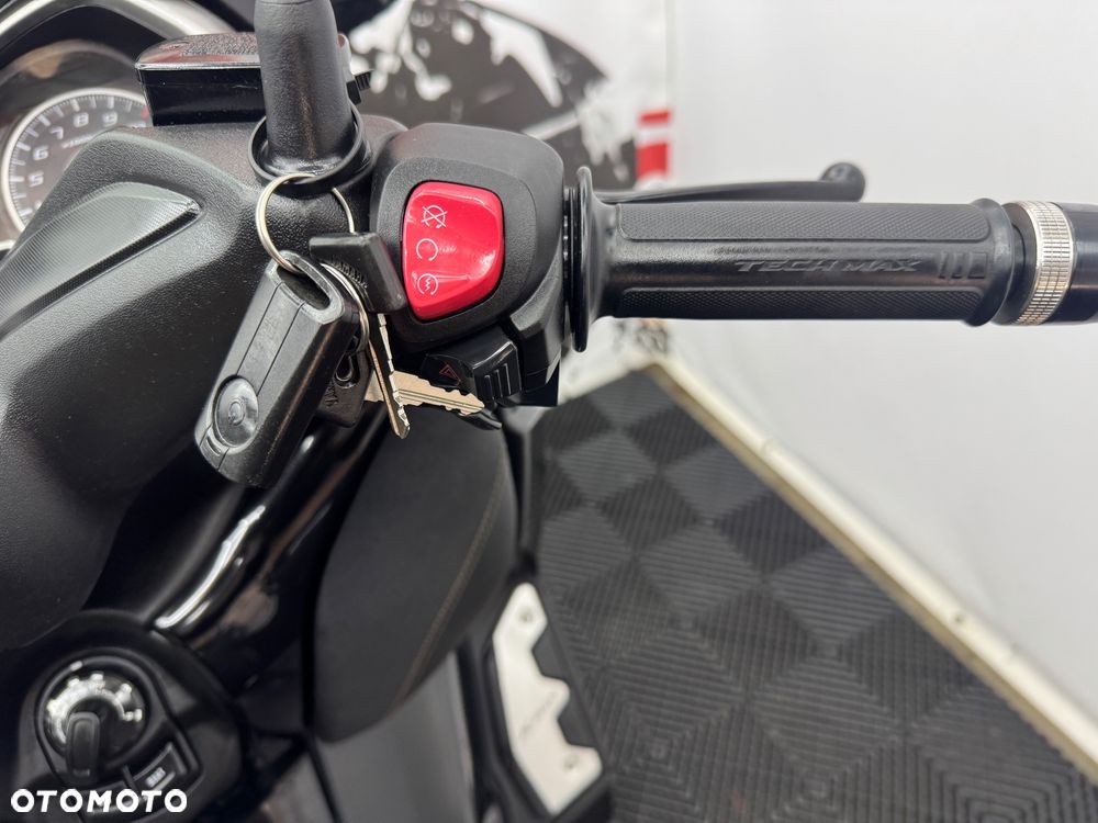 Yamaha X-max - 23