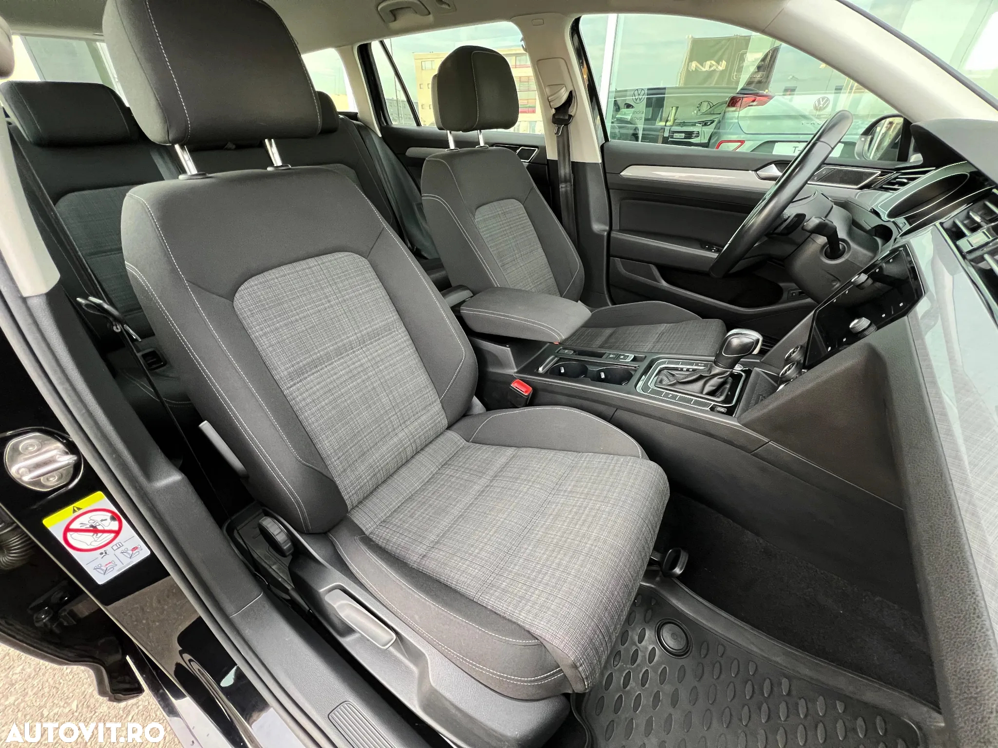 Volkswagen Passat Variant 2.0 TDI DSG Elegance - 18